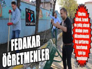 Fedakar öğretmenler okullarını kış mevsimine hazırlıyor 