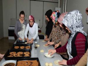 Palandöken Belediyesi'nin açtığı bu kursa kadınlar büyük ilgi gösteriyor