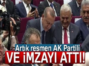 Cumhurbaşkanı Erdoğan AK Parti'ye resmen üye oldu