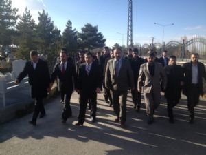Şehit öğretmenler mezarı başında anıldı...