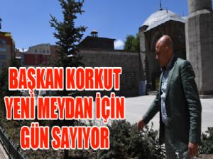 Başkan Korkut, Muratpaşa Kent Meydanı için acele ediyor