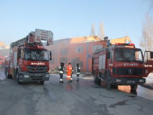 Kargo deposunda yangın: 1 ölü, 4 yaralı...