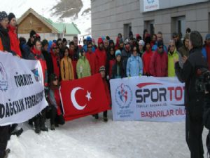 Dağcılar kış eğitiminde...