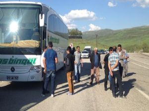 Flas... PKK, Erzurum-Bingöl karayolunu kesti...