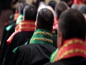 Erzurum'da 17 hakim ve savcı gözaltında...