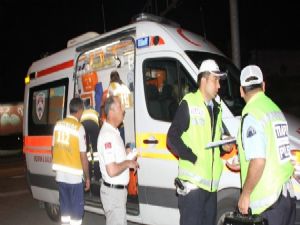 Ambulansla otomobil çarpıştı: 4 yaralı...