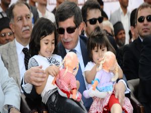 Başbakan Davutoğlu: Aynı ideallere sahip çıkacağız...