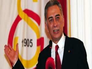 Adnan Polat trafik kazası geçirdi