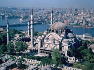 Bir Erzurum'da İstanbul'da yaşıyor..