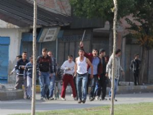 Erzurum'da IŞİD protestosu: Ev ve işyerlerine zarar verdiler...