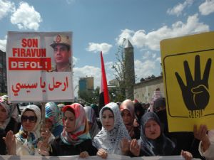 Erzurum'da katliam protesto edildi...