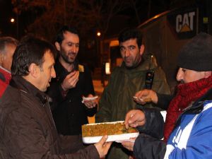 Büyükşehir'den kar timlerine tatlı dopingi...