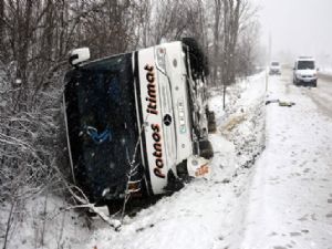 Otobüs şarampole devrildi: Tam 33 yaralı