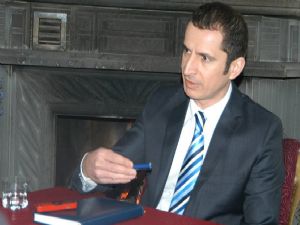 Şahsuvaroğlu: Erzurum'u kalkındırmaya adayım