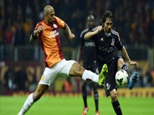 Galatasaray'da kek kalıplarını satışı çıkardı