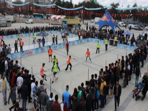 Erzurum'da sokak futbolu heyecanı