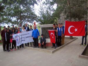 Güzel Sanatlar Lisesi öğrencileri tabyalara yürüdü...