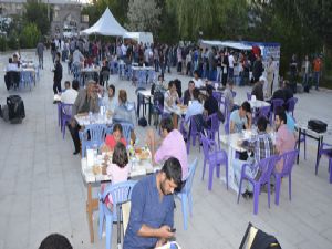 Palandöken Belediyesi'nin iftar sofraları hazır..