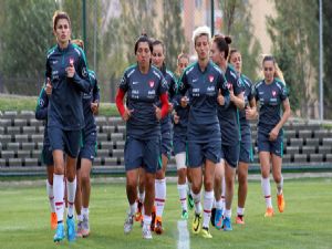 Kadın A Milli Futbol Takımı Hırvatistan'a bileniyor...