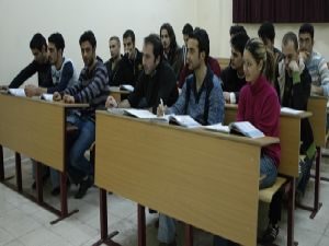 Erzurum Büyükşehir Belediyesi'nden üniversiteli gençlere sosyal yardım desteği...