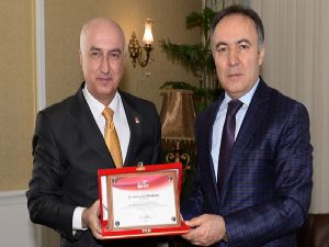 Vali Altıparmak'tan Spor Kültürü ve Olimpik Eğitim Projesine destek