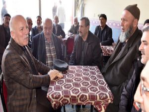 Başkan Sekmen vatandaşın sorunlarını dinledi...
