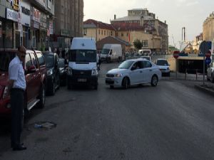 Gelişi güzel çift sıra parklaşma trafiği aksatıyor