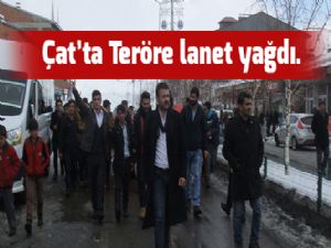 Çatta Teröre lanet yağdı.