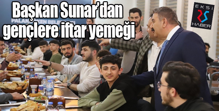 Başkan Sunar gençleri ağırladı