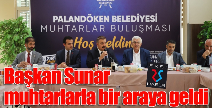 Başkan Sunar, muhtarlara yemek verdi