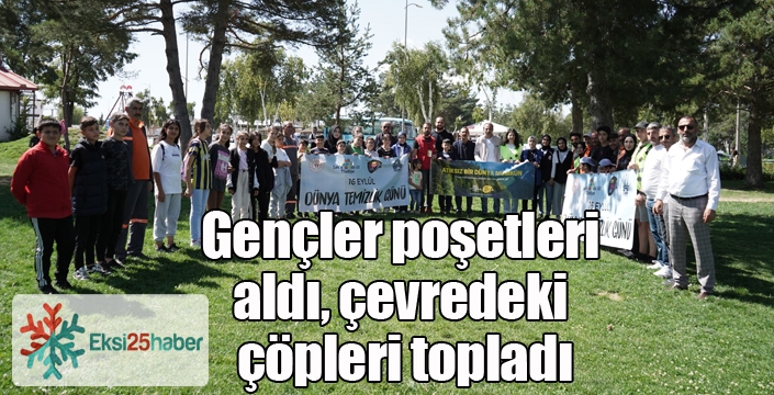 Gençler poşetleri aldı, çevredeki çöpleri topladı